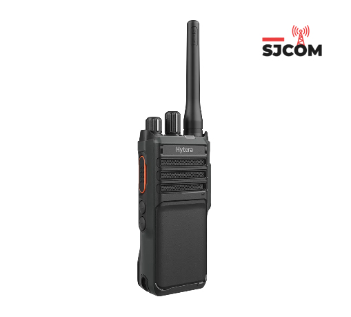 El HP50X es un radio de dos vías portátil profesional de nueva generación que proporciona comunicaciones de voz fiables para edificios de oficinas de alto nivel, estadios, parques industriales, escuelas, hospitales y mucho más. El puerto universal tipo C hace que la programación, actualización y carga sean más cómodas que nunca. Lo suficientemente resistente como para soportar el polvo, el calor, los golpes y la inmersión en agua, la HP50X cuenta con certificación IP67 y MIL-STD-810G.