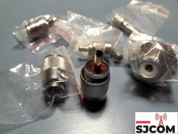 Conectores y adaptadores disponibles: <br />
PL-259, N, BNC, TNC, SMA, Mini UHF, entre otros.<br />
Se ofrecen en versiones rectas o acodadas (90°), para soldar o crimpar.